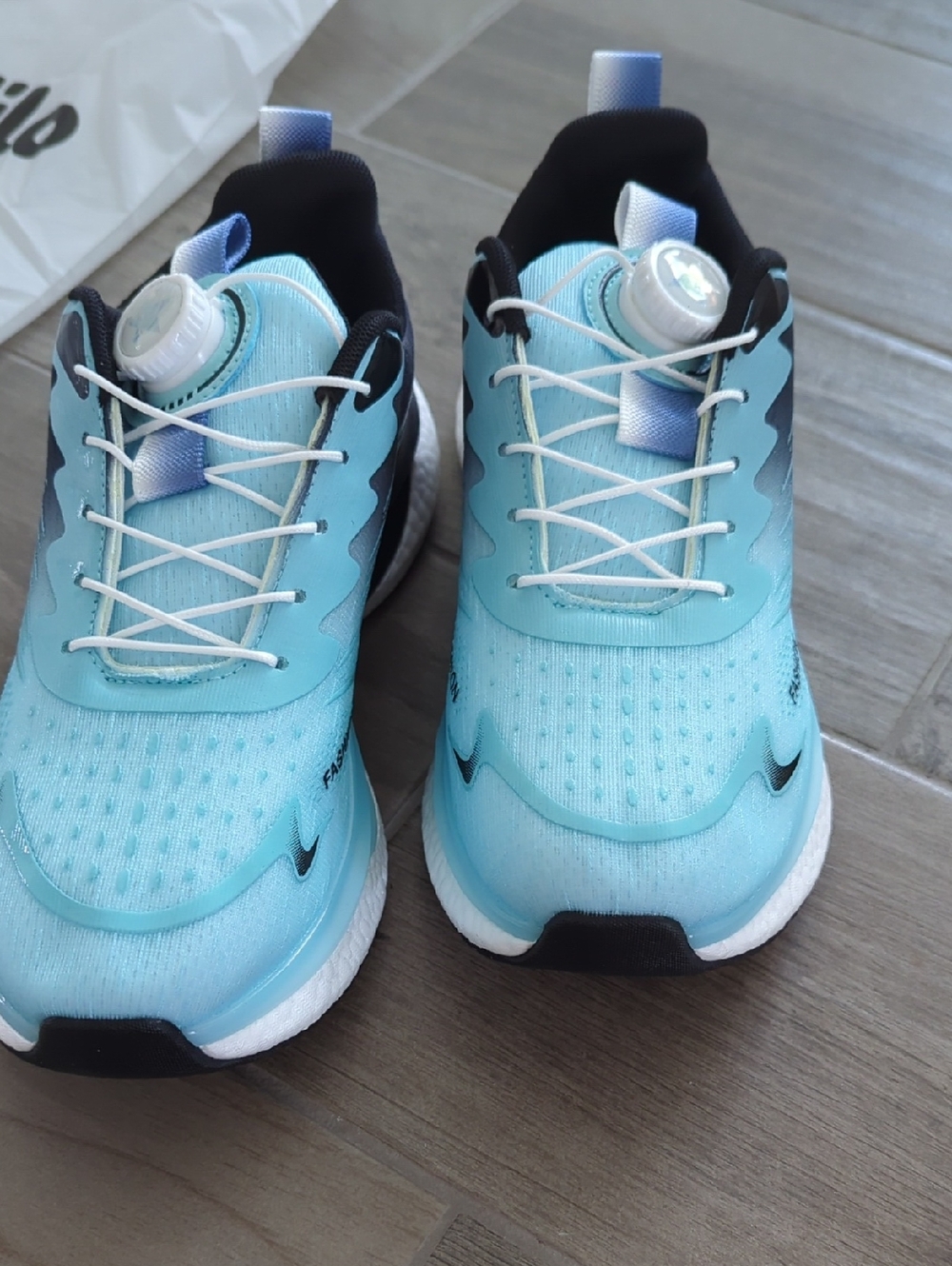 Armadilo Light Blue Women's Running Sneakers